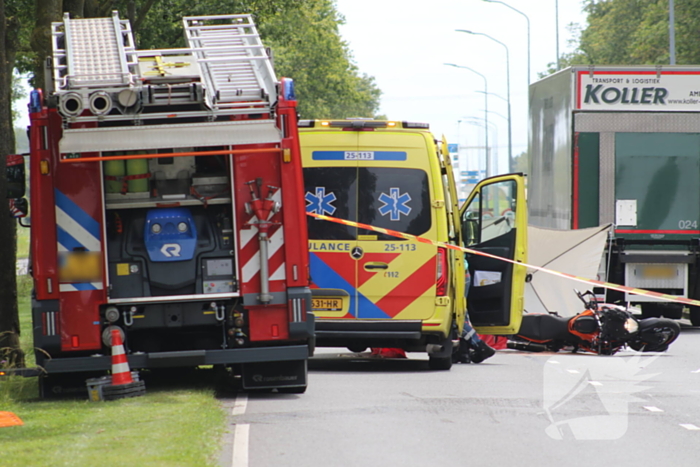 Motorrijder overleden bij aanrijding met vrachtwagen