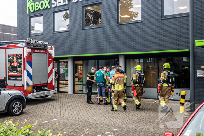 Honderden vaten aangetroffen in pand met opslagboxen