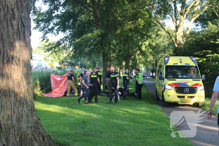 Persoon te water, hulpdiensten groot ingezet