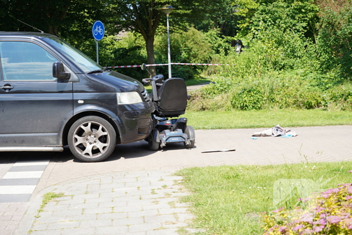 Scootmobieler gewond bij aanrijding met auto