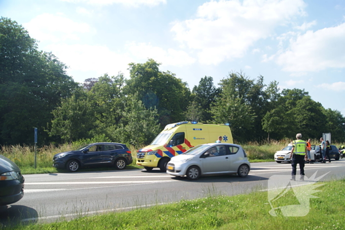 Gewonde en veel schade bij kop-staartbotsing