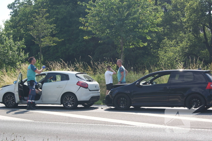 Gewonde en veel schade bij kop-staartbotsing