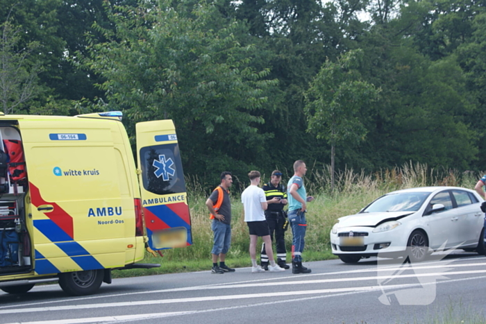 Gewonde en veel schade bij kop-staartbotsing