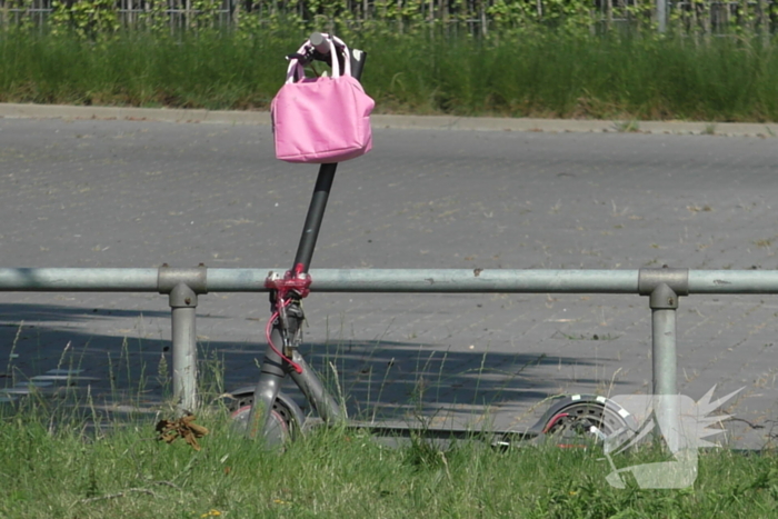 Persoon op electrische step botst tegen auto