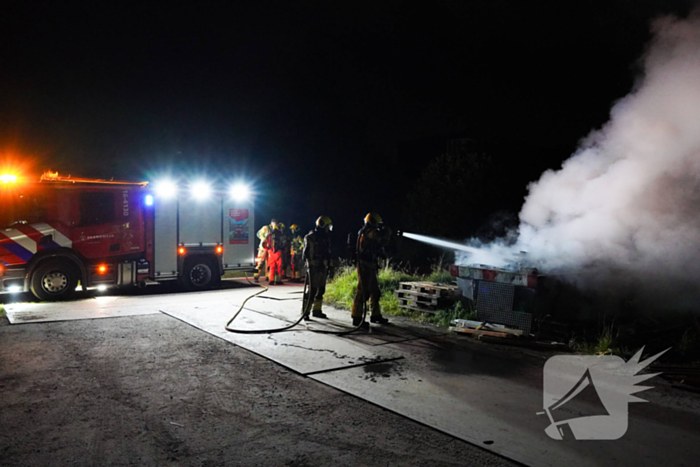 Container met bouwafval vermoedelijk in brand gestoken