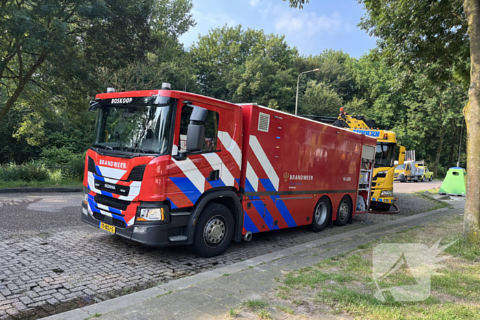 Elektrische auto brandt volledig uit