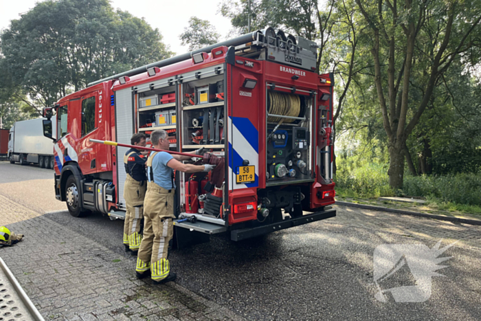 Elektrische auto brandt volledig uit