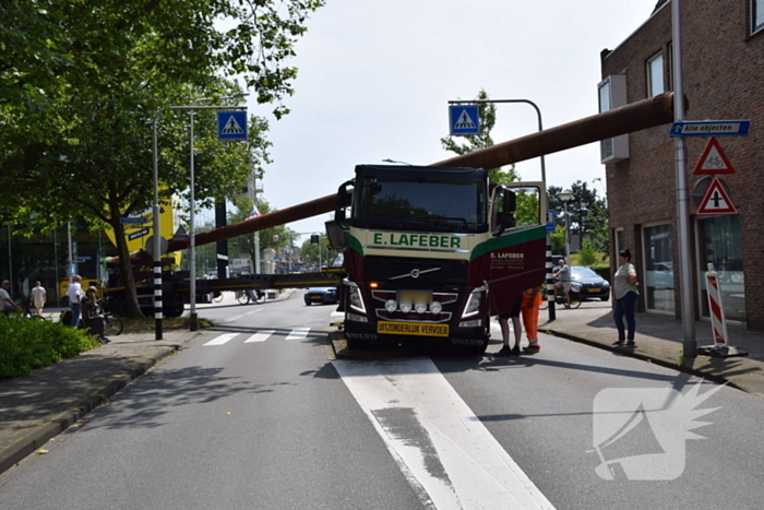 Convoi exceptionel blokkeerd weg