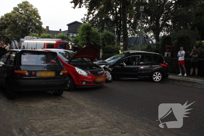 Gewonde en ravage na frontale botsing