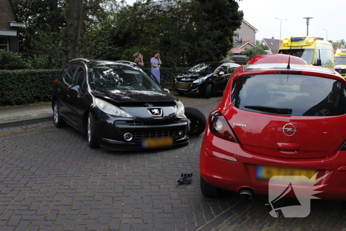 Gewonde en ravage na frontale botsing