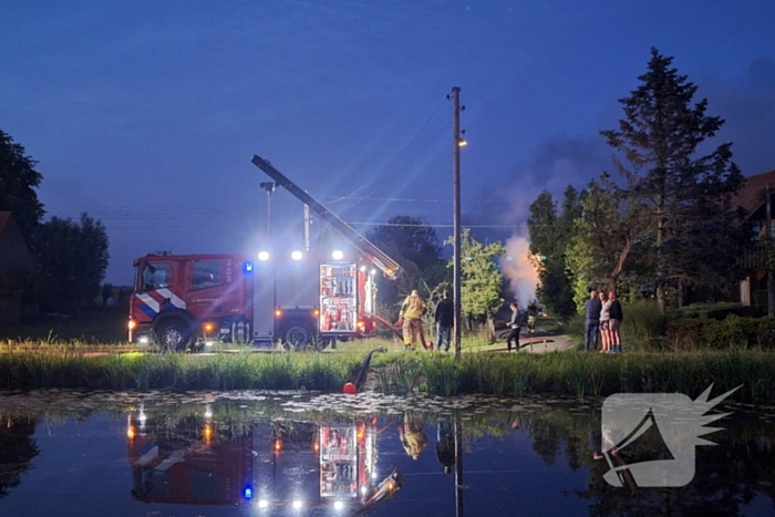 Flinke brand bij grote schuur