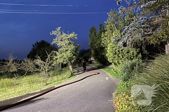 Flinke brand bij grote schuur