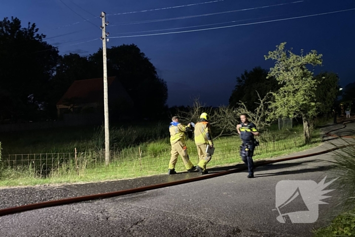Flinke brand bij grote schuur