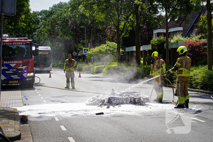 Motor afgebrand na botsing met fietser
