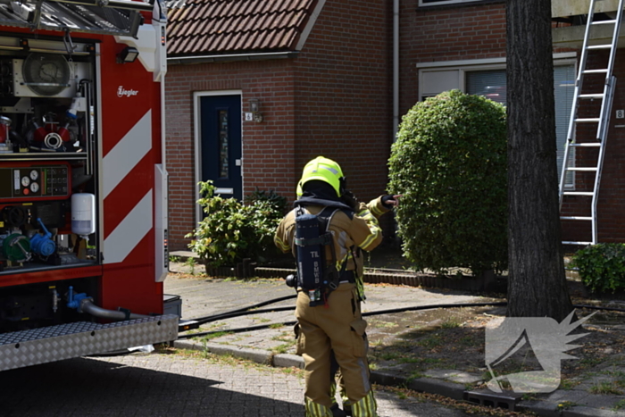Airco unit op balkon vliegt in brand