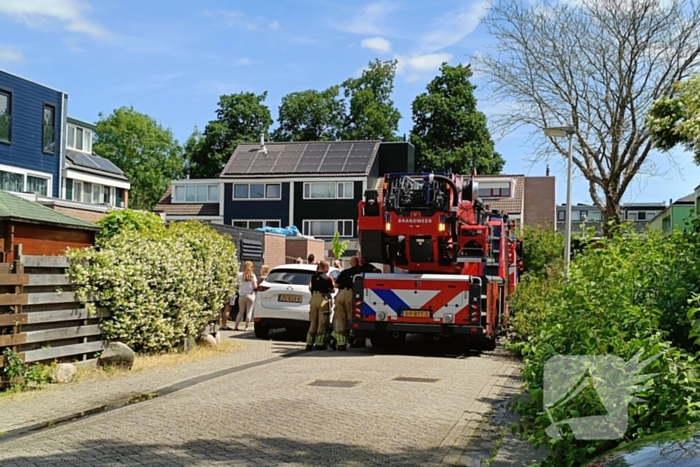 Brandweer onderzoekt brand in woning