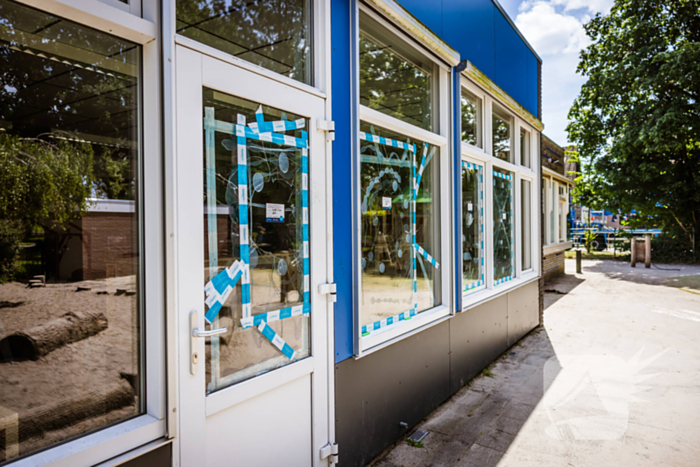 Ramen ingegooid Basisschool De Biezen