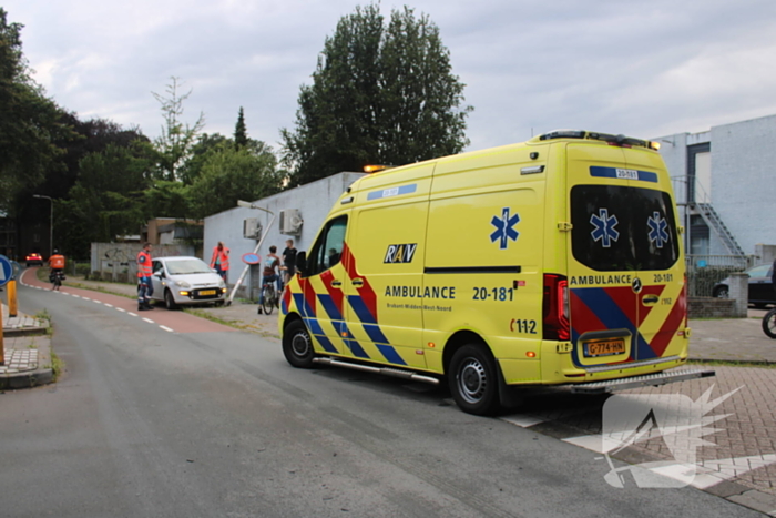 Lantaarnpaal plat gereden na botsing