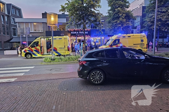 Persoon gewond na val van hoogte