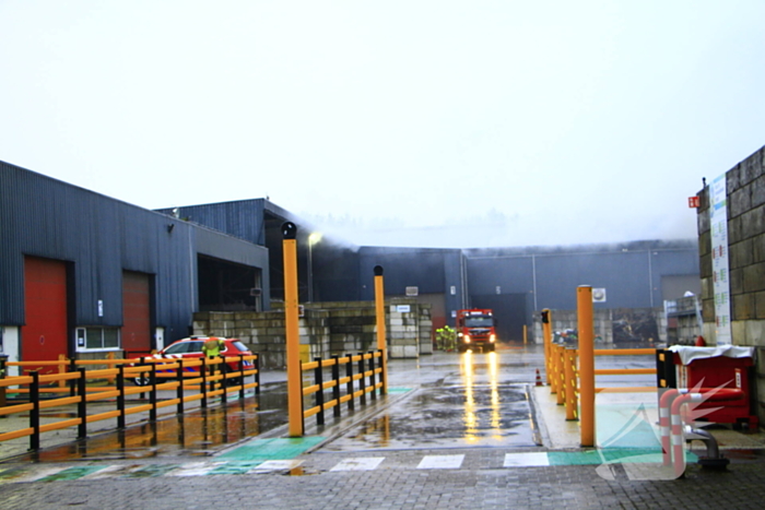 Veel rook- en stankoverlast door brand bij afvalverwerker