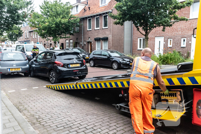 Achtervolging eindigt met beschadigde voertuigen, bestuurder ontkomen