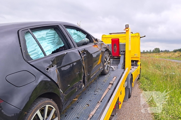 Automobilist onder invloed slaat over de kop, en probeert te vluchten