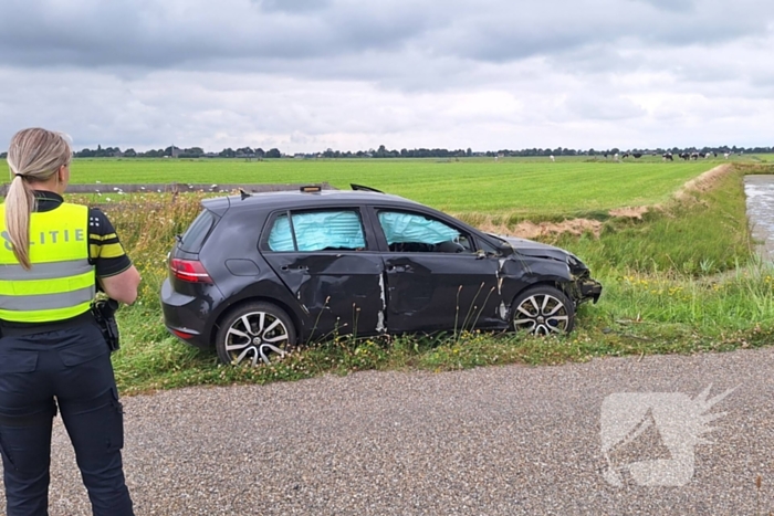 Automobilist onder invloed slaat over de kop, en probeert te vluchten