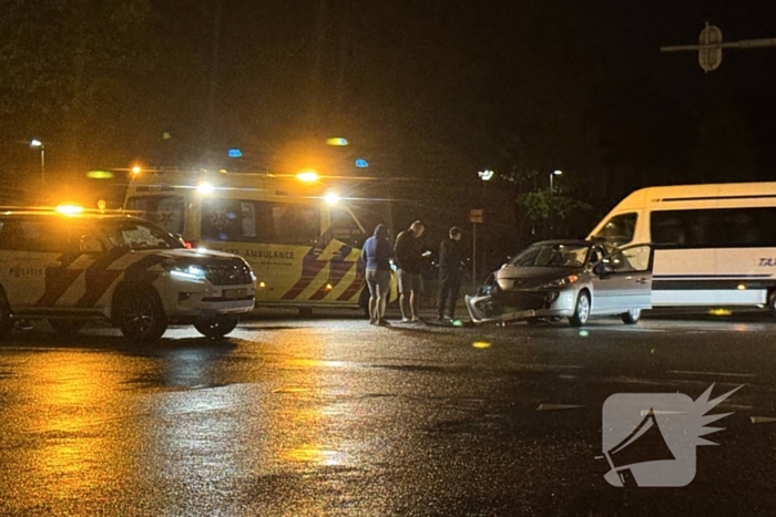 Persoon gewond bij botsing