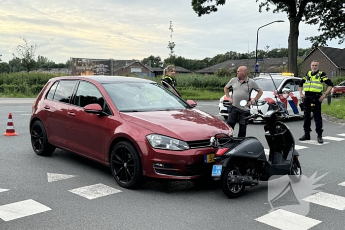 Automobilist rijdt door na ernstige aanrijding met scooterrijder
