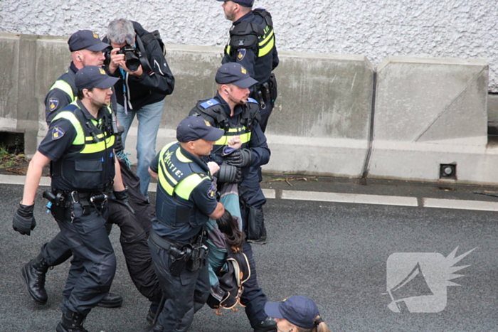 XR demonstreert tegen nieuw kabinet en blokkeert de A12