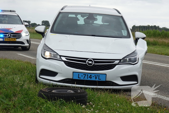 Taxi verliest voorband bij ongeval