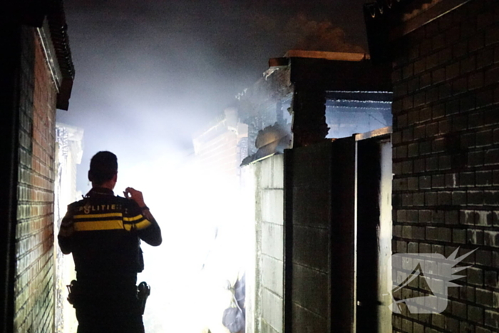 Schuur gaat in vlammen op