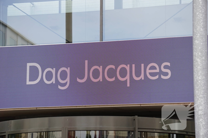 Ereronde overleden journalist Jacques d'Ancona