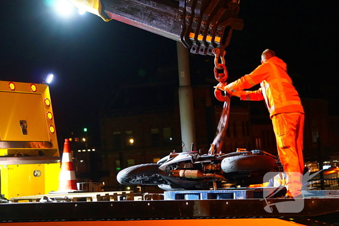 Motorrijder zwaargewond bij botsing met bus