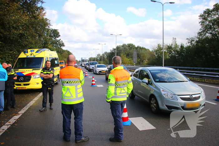 Flinke schade en vertraging na kop-staartaanrijding