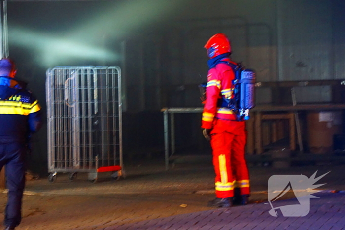 Brand in een gebouw bij een fabriek