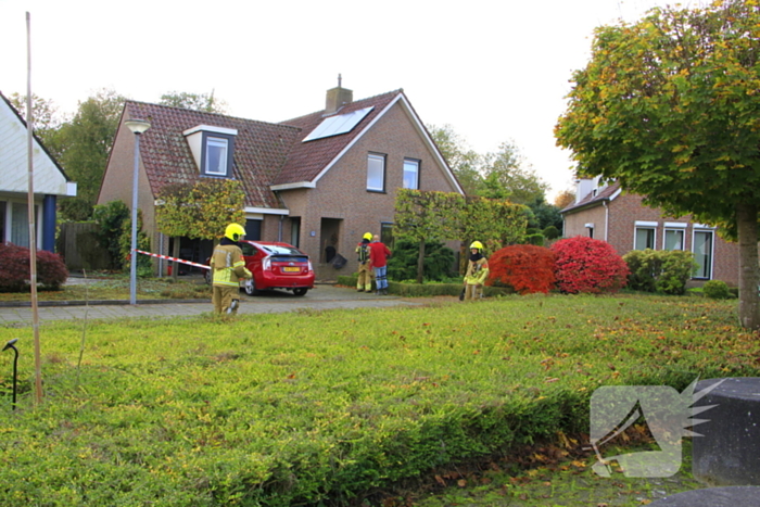 Bewoner doorboord gasleiding