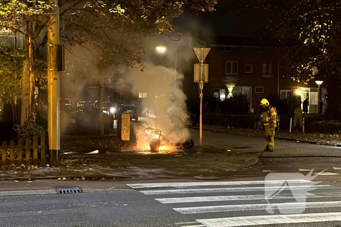 Scooter gaat in vlammen op