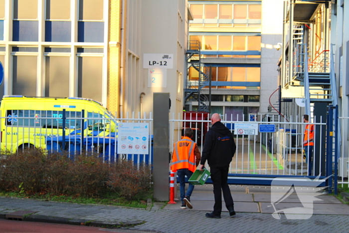 Automobilist komt tegen pand tot stilstand