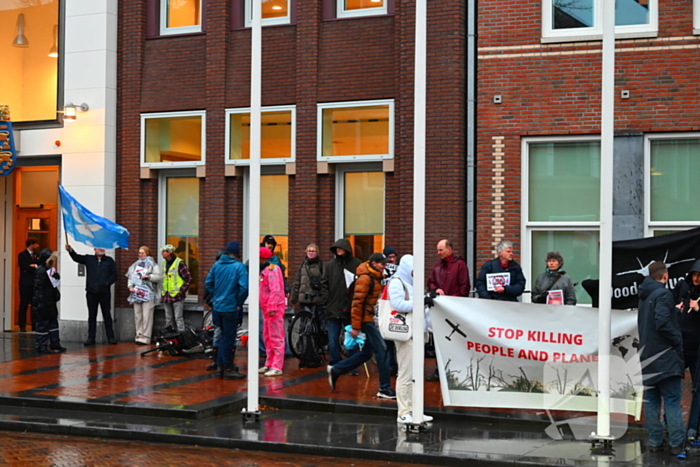Demonstratie voor het provinciehuis