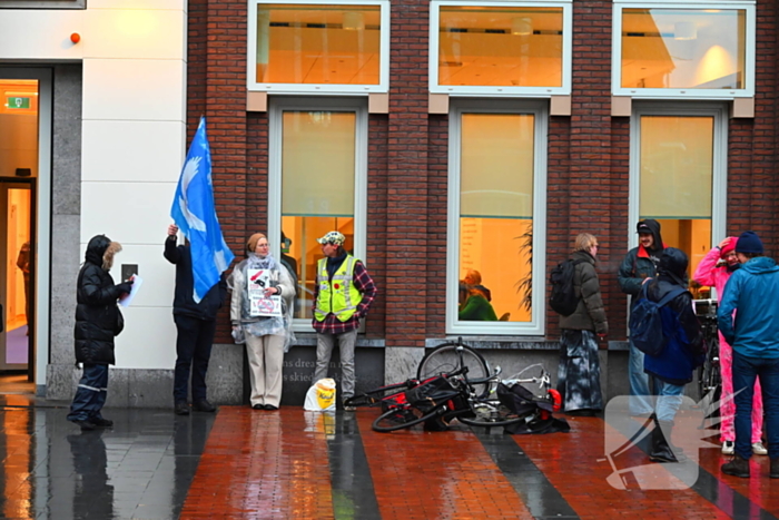 Demonstratie voor het provinciehuis