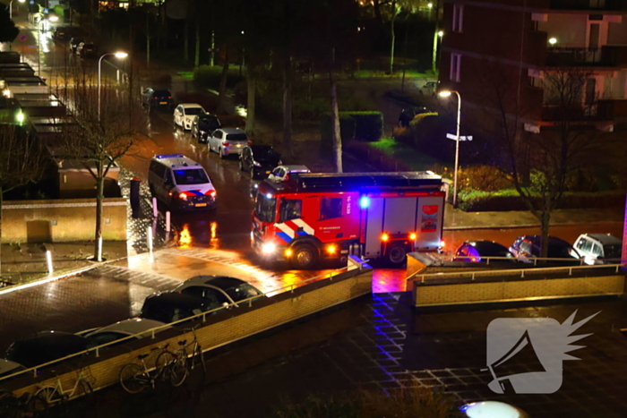 Brandweer ramt deur open vanwege afgaande melder