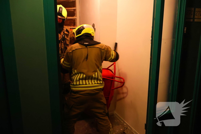 Brandweer ramt deur open vanwege afgaande melder