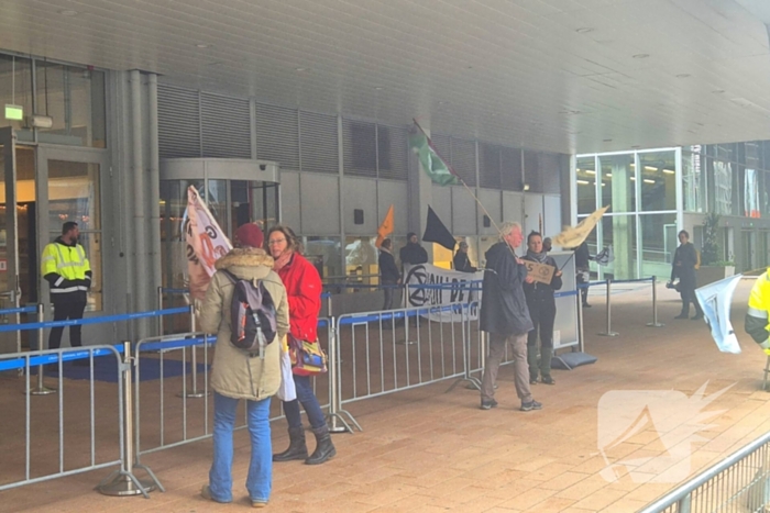 Demonstratie bij Holland America Cruise Terminal