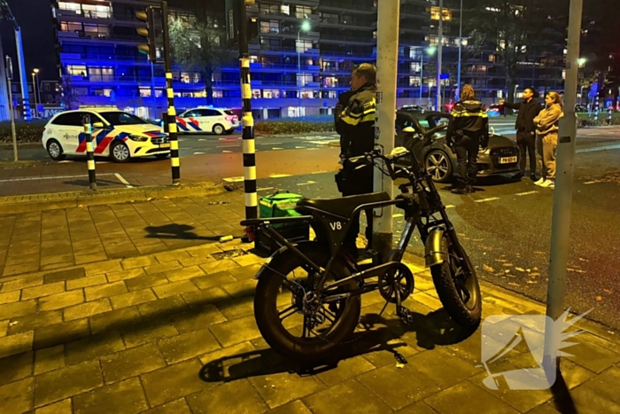 Uberbezorger op fatbike aangereden door automobilist