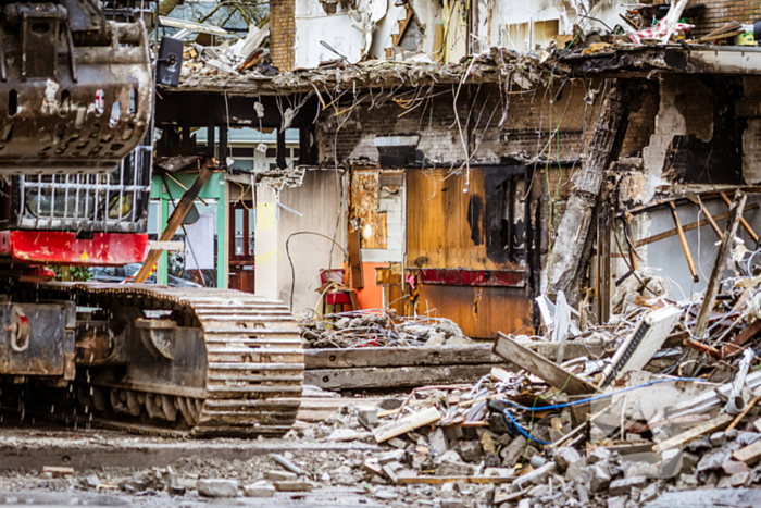 Vijf woningen en bruidsmodezaak weggeblazen door mega-explosie