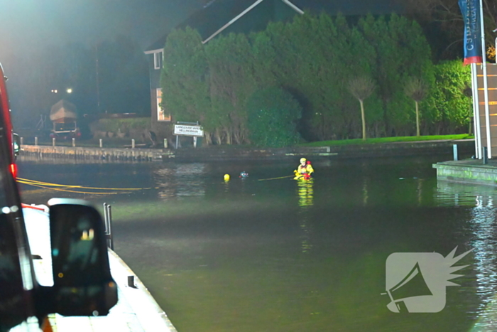 Twee personen uit water gered na ongeval