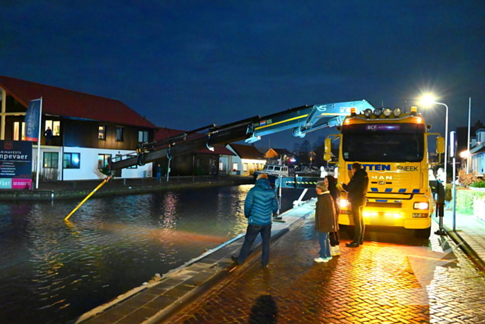 Twee personen uit water gered na ongeval