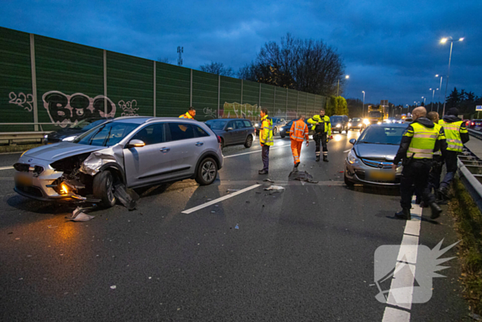 Drie voertuigen betrokken bij ongeval op snelweg