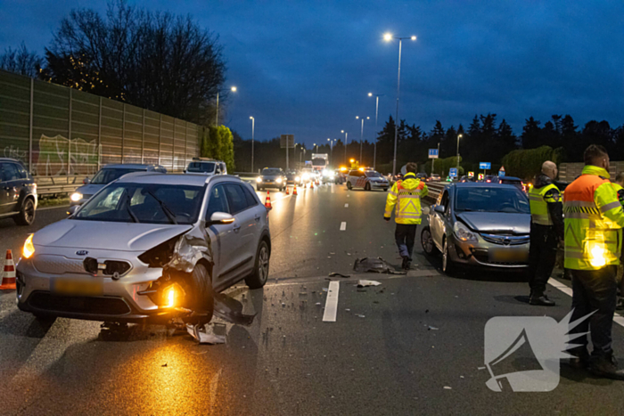 Drie voertuigen betrokken bij ongeval op snelweg